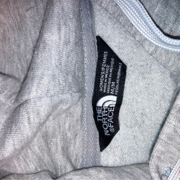 Woman’s north face hoodie - Picture 3 of 3